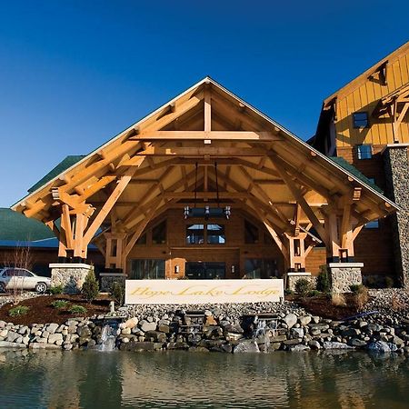 Hope Lake Lodge & Indoor Waterpark Cortland Exteriér fotografie